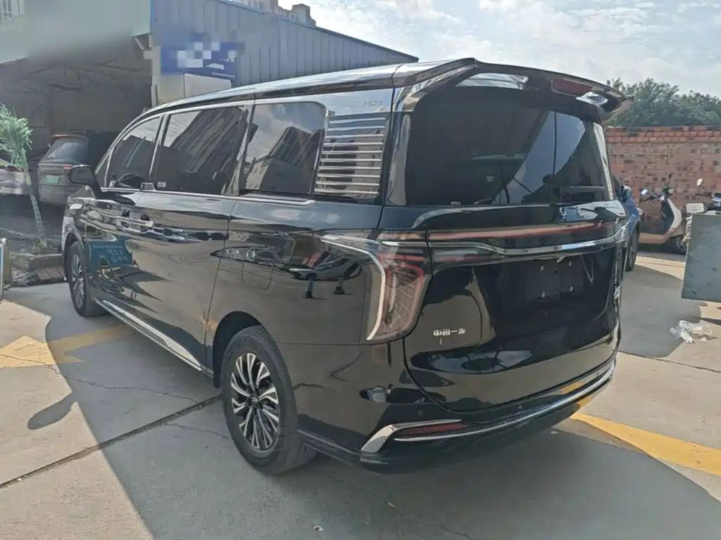 Hongqi Hongqi HQ9 PHEV — миниатюра 5
