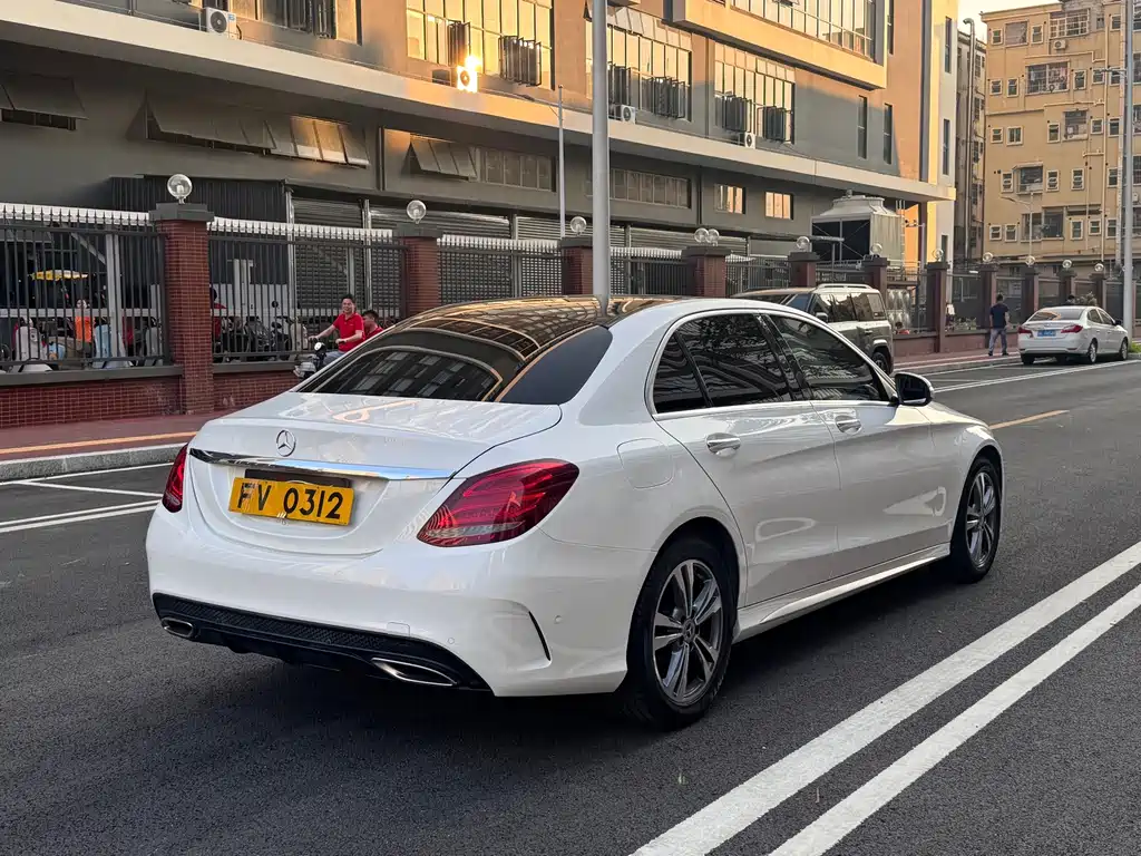 Mercedes-Benz C-Class — миниатюра 4