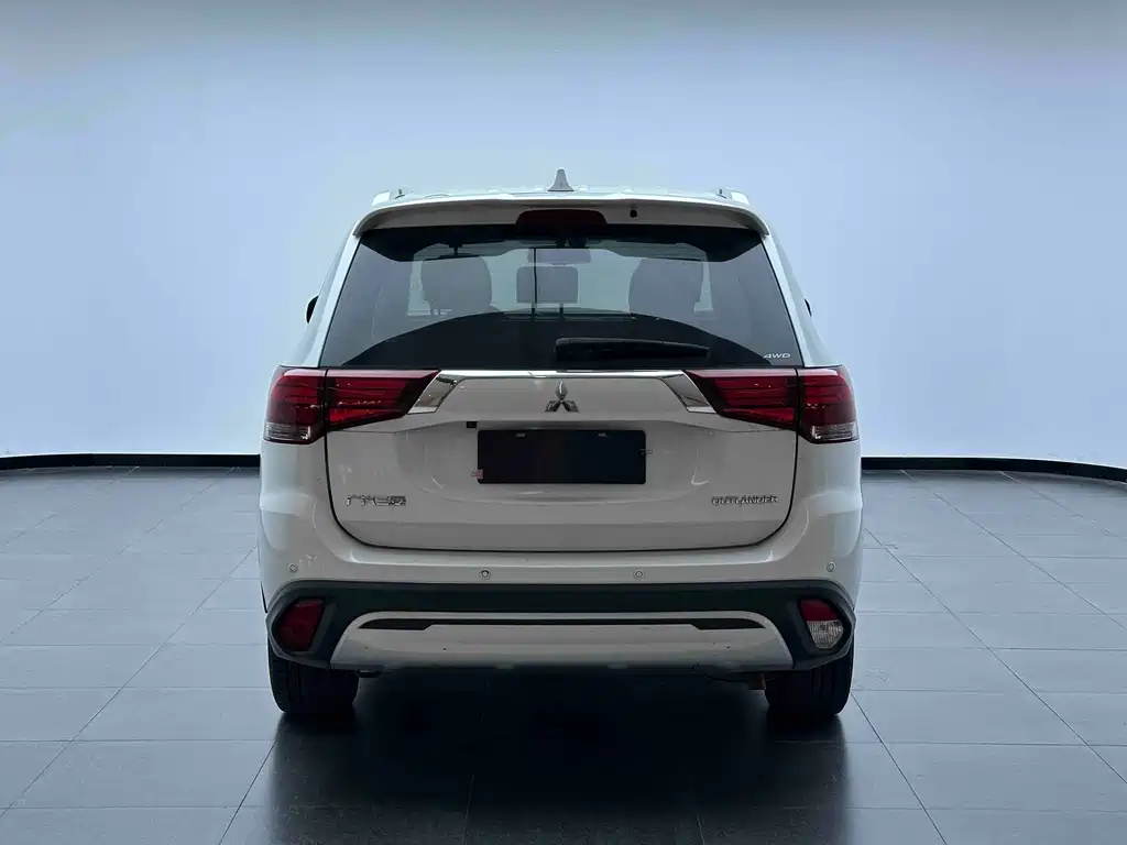 Mitsubishi Outlander — миниатюра 8