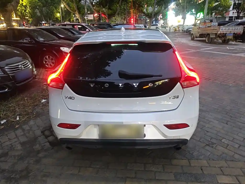 Volvo V40 — миниатюра 6