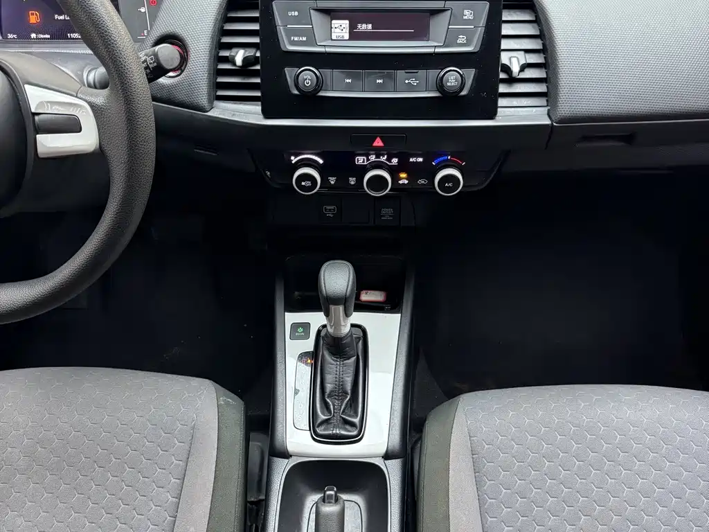 Honda Fit — миниатюра 17