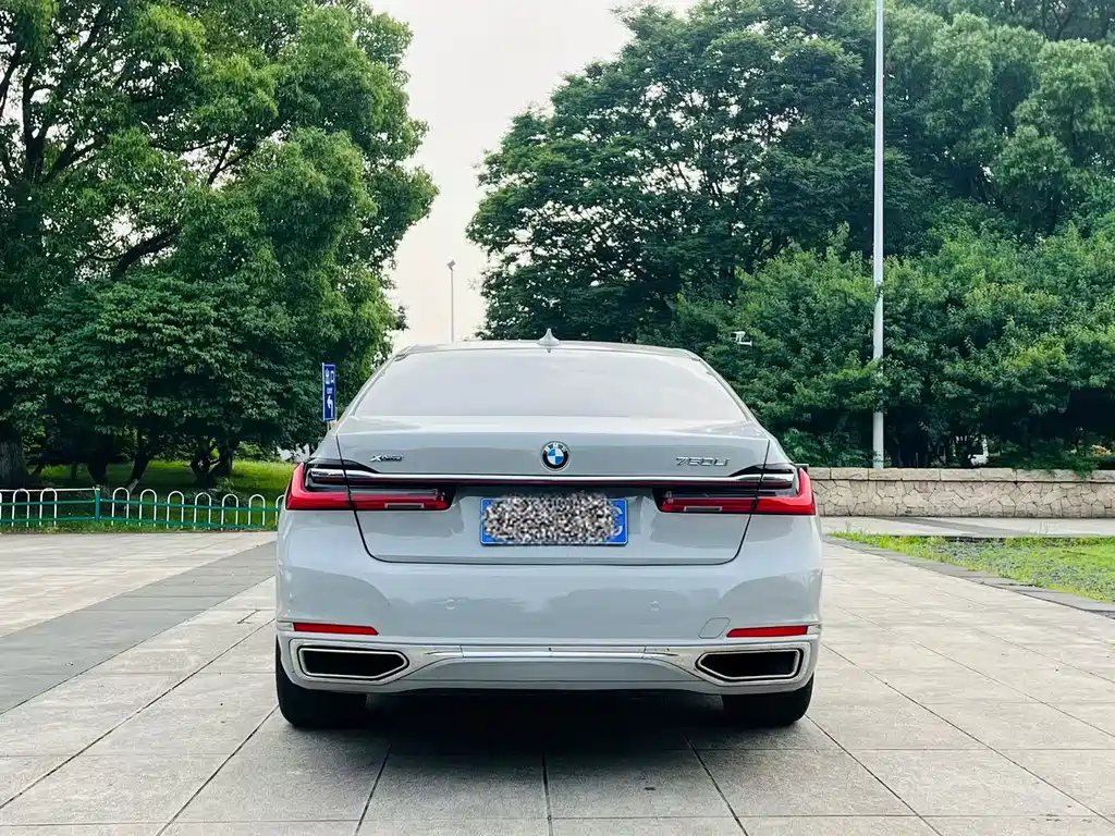 BMW 7 Series 7 2016 750Li xDrive мест