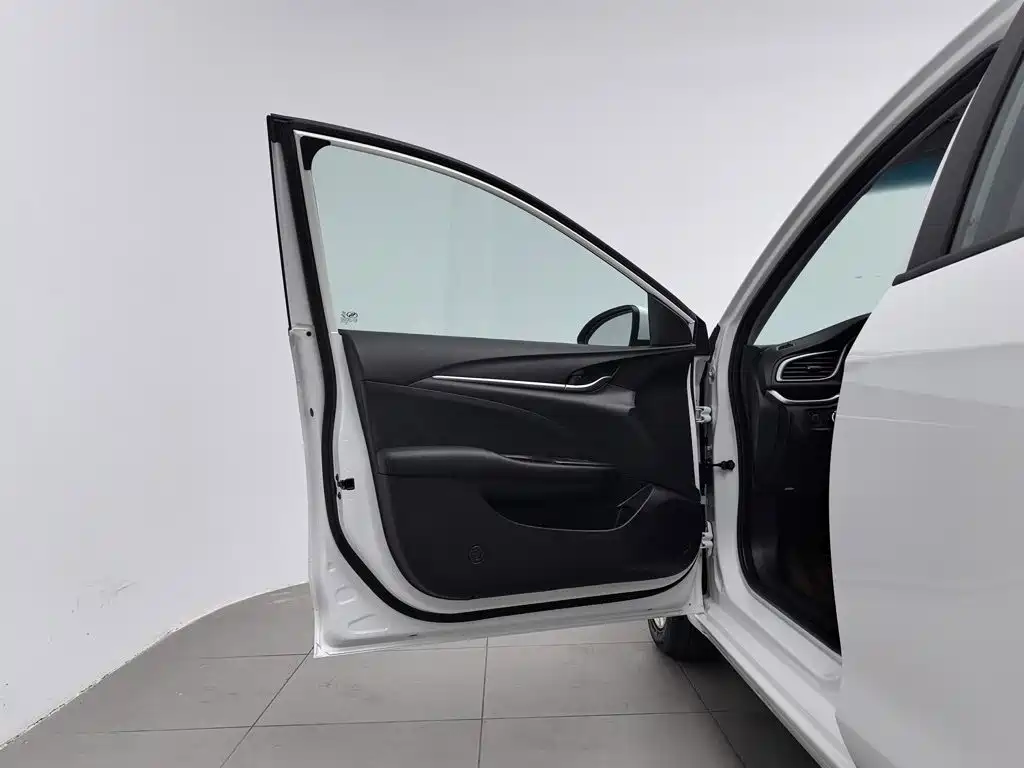 Buick Excelle — миниатюра 8