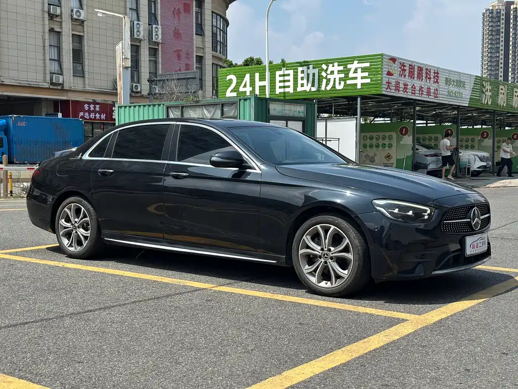Mercedes-Benz E-Class — миниатюра 3