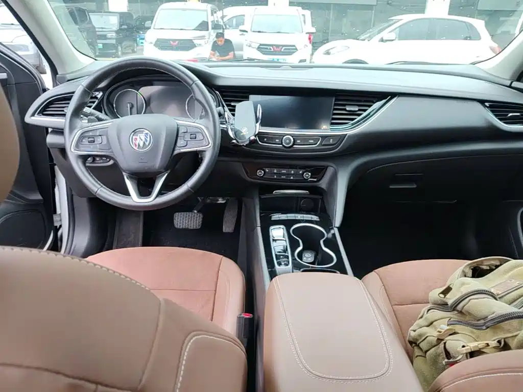 Buick Regal — миниатюра 10