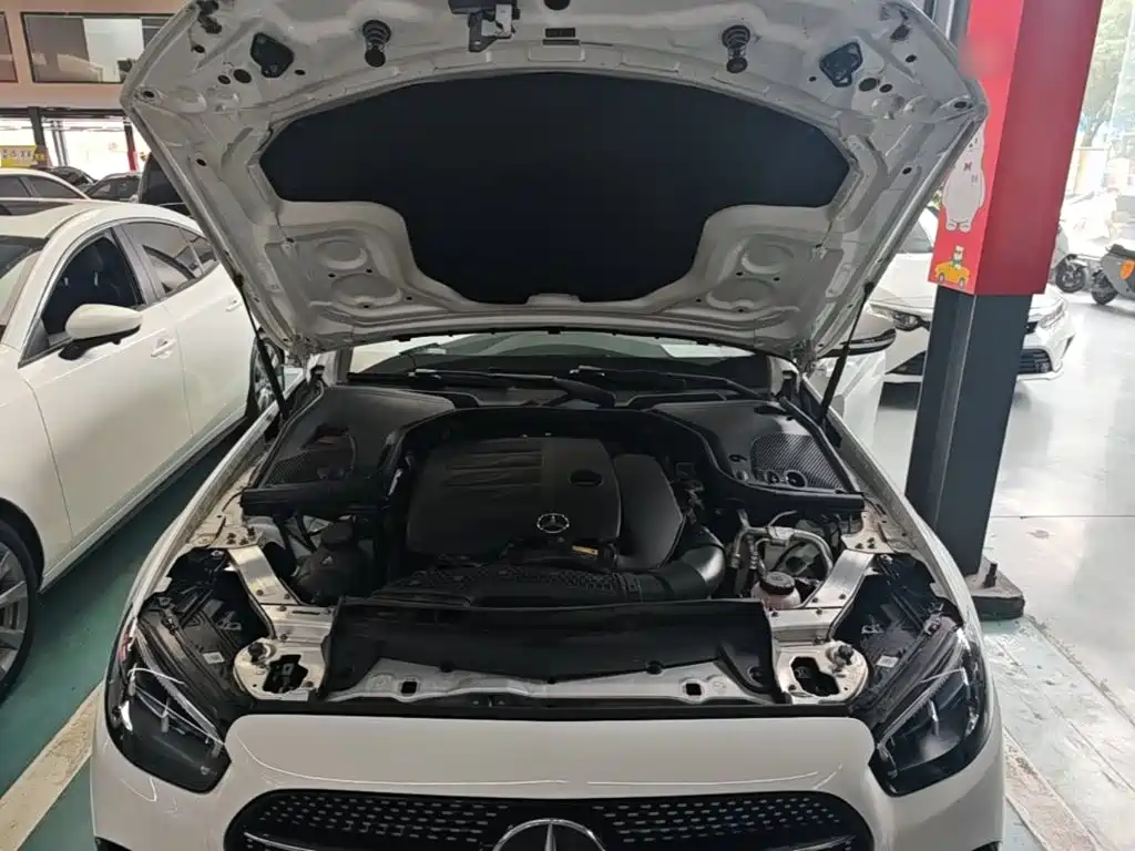 Mercedes-Benz E-Class — миниатюра 20