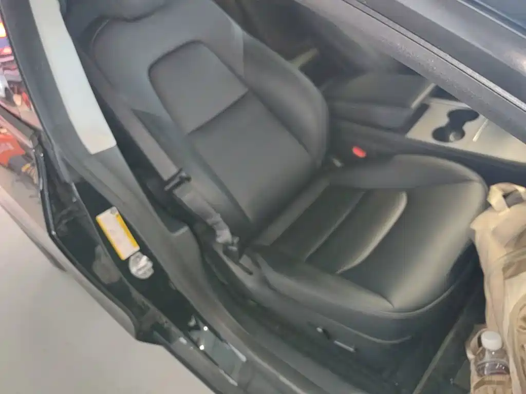 Tesla Model 3 — миниатюра 25
