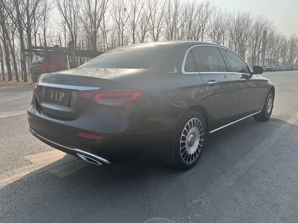 MERCEDES-BENZ E CLASS