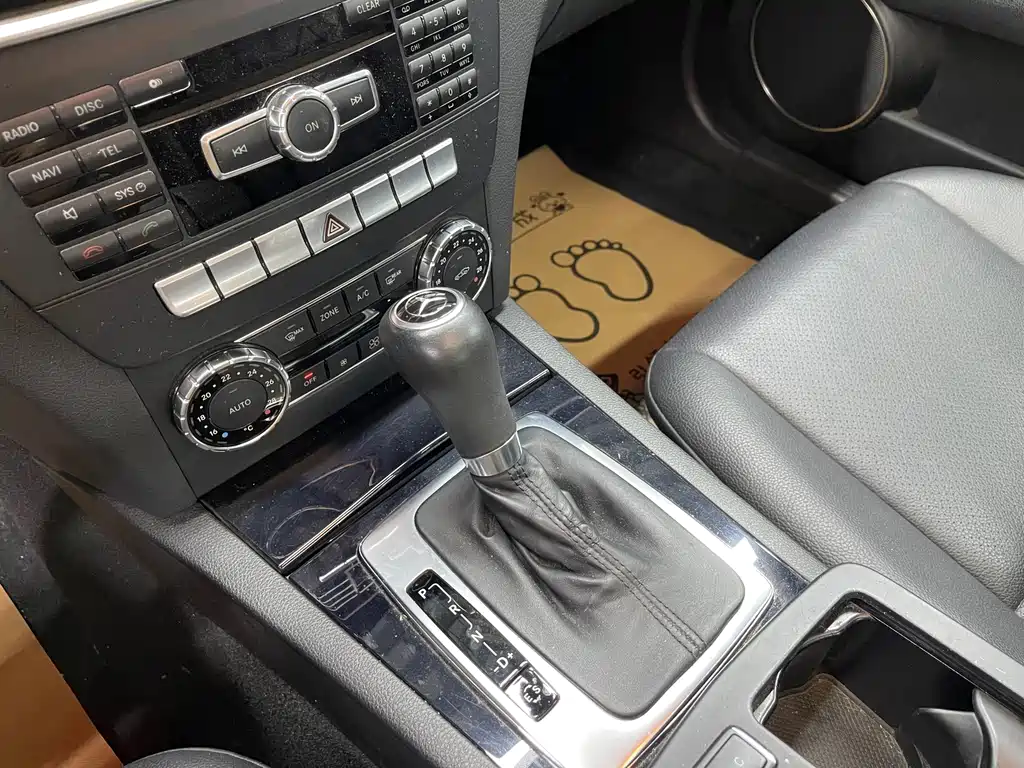 Mercedes-Benz C-Class — миниатюра 16