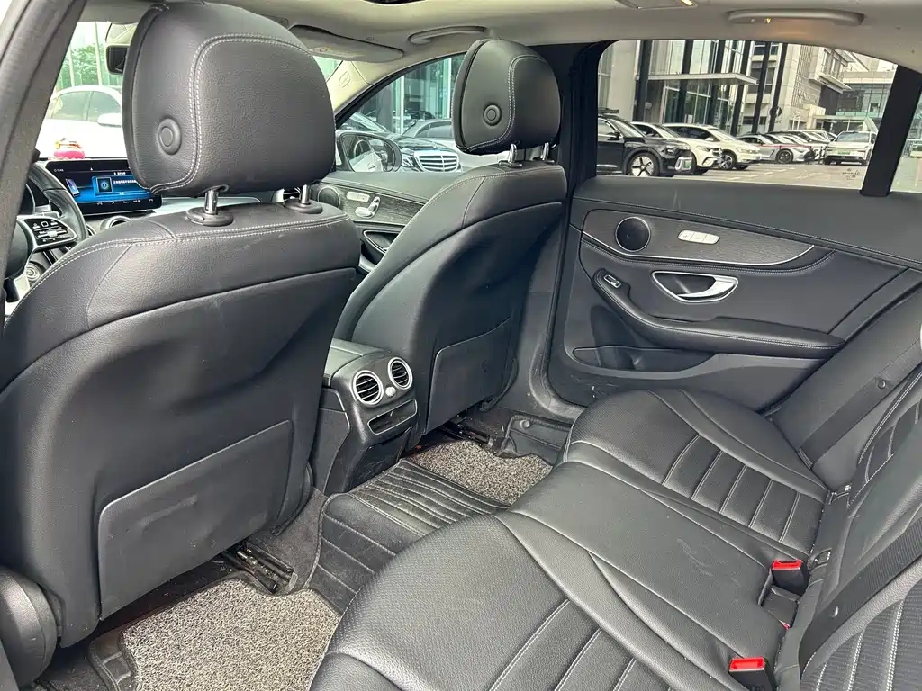 Mercedes-Benz C-Class — миниатюра 11