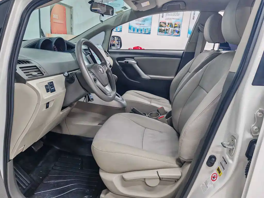 Toyota Verso — миниатюра 7