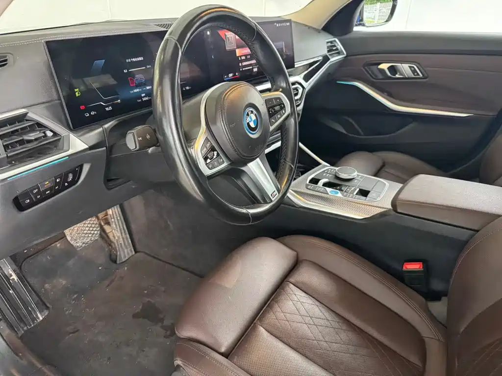 BMW i3 2022 eDrive 35 L