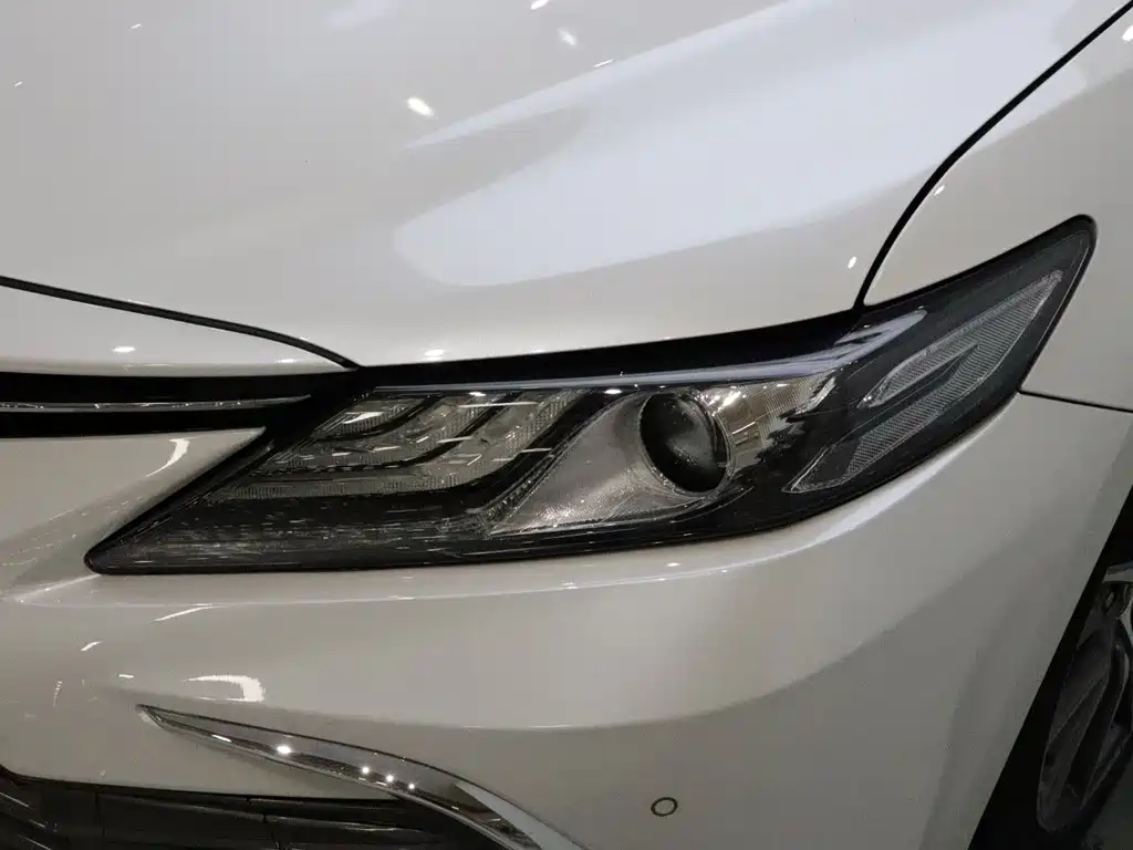 Toyota Camry — миниатюра 18