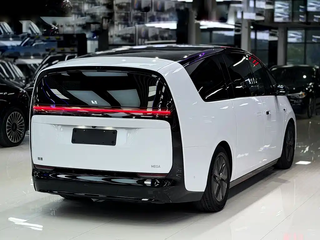 Li Auto MEGA 2024 — фото 14
