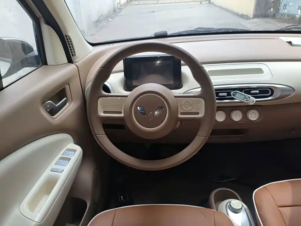 Wuling MINIEV — миниатюра 11