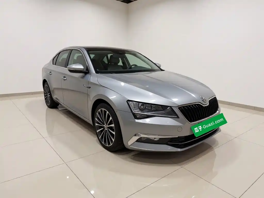 Skoda Superb — миниатюра 3