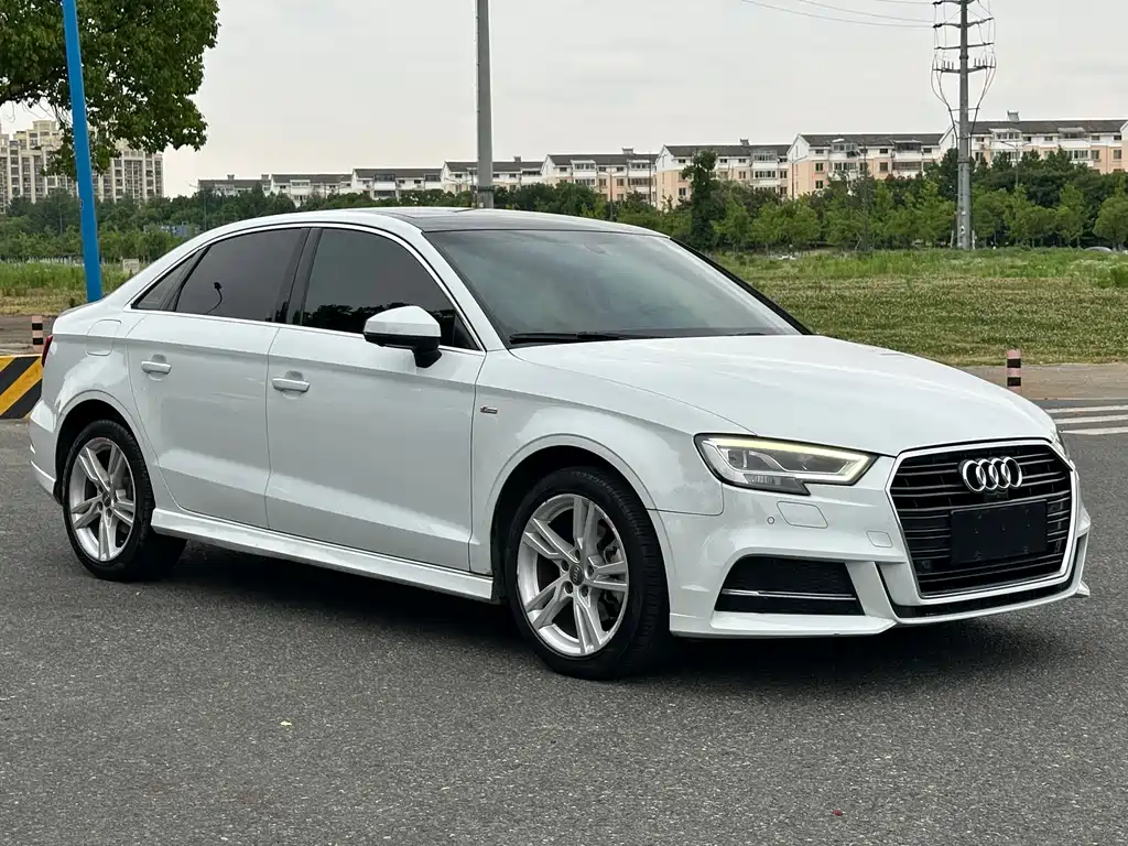 Audi A3 2019 Limousine 35 TFSI Fashion VI