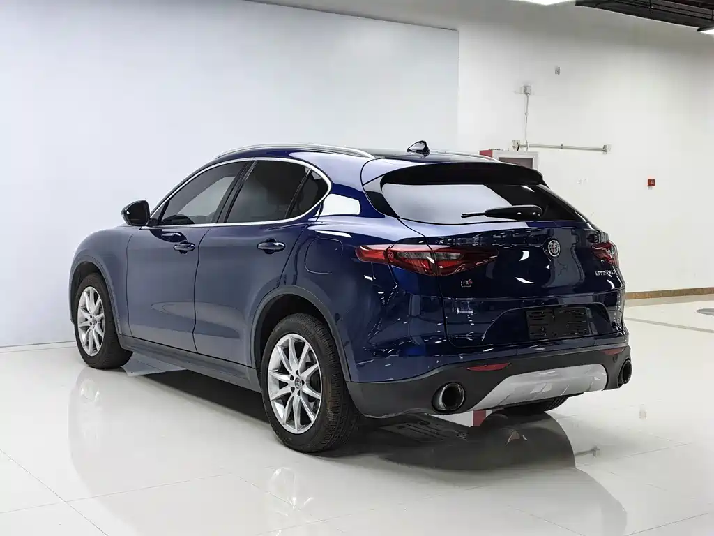 Alfa Romeo Stelvio — миниатюра 7