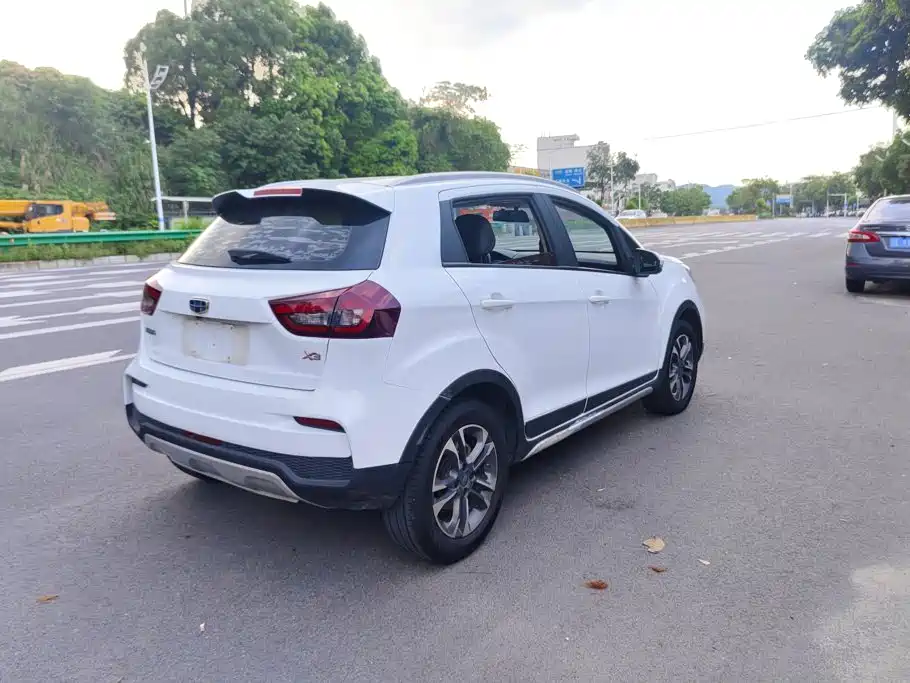 Geely Vision X3 — миниатюра 3