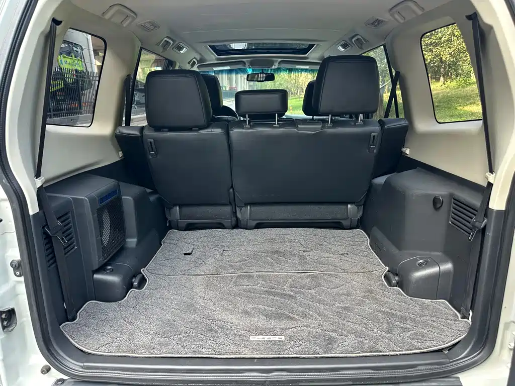 Mitsubishi Pajero (Import) — миниатюра 16