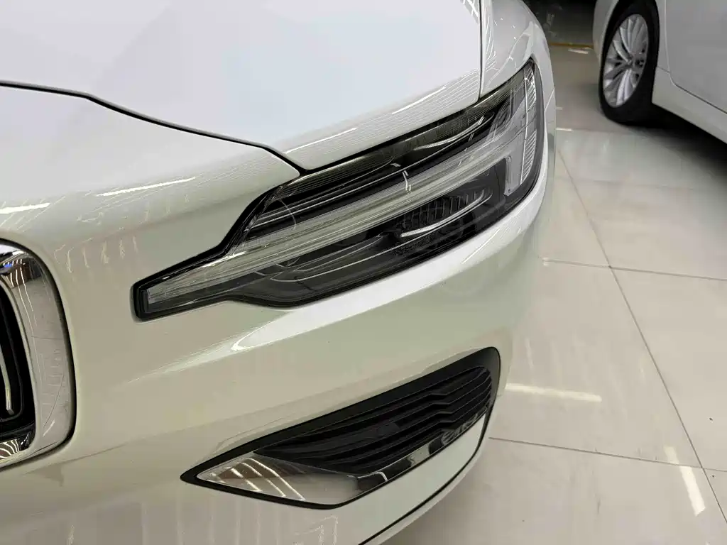 Volvo S60 2021 T8 E Luxury