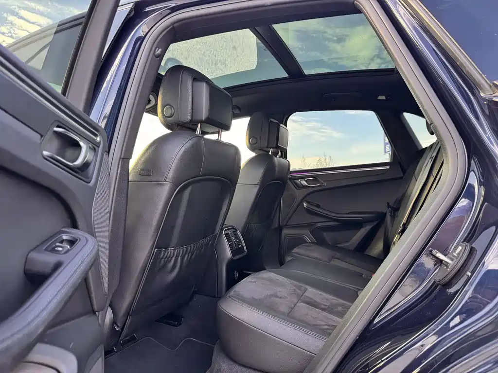 Porsche Macan — миниатюра 5
