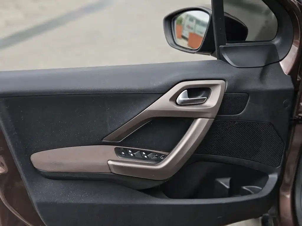 Peugeot 2008 — миниатюра 19