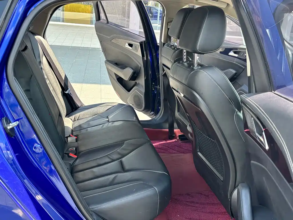 Hongqi Hongqi H5 — миниатюра 12