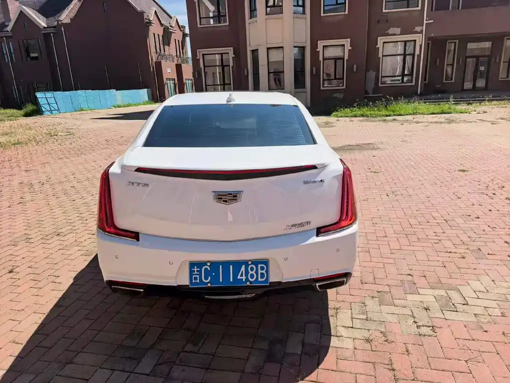 Cadillac XTS — миниатюра 5