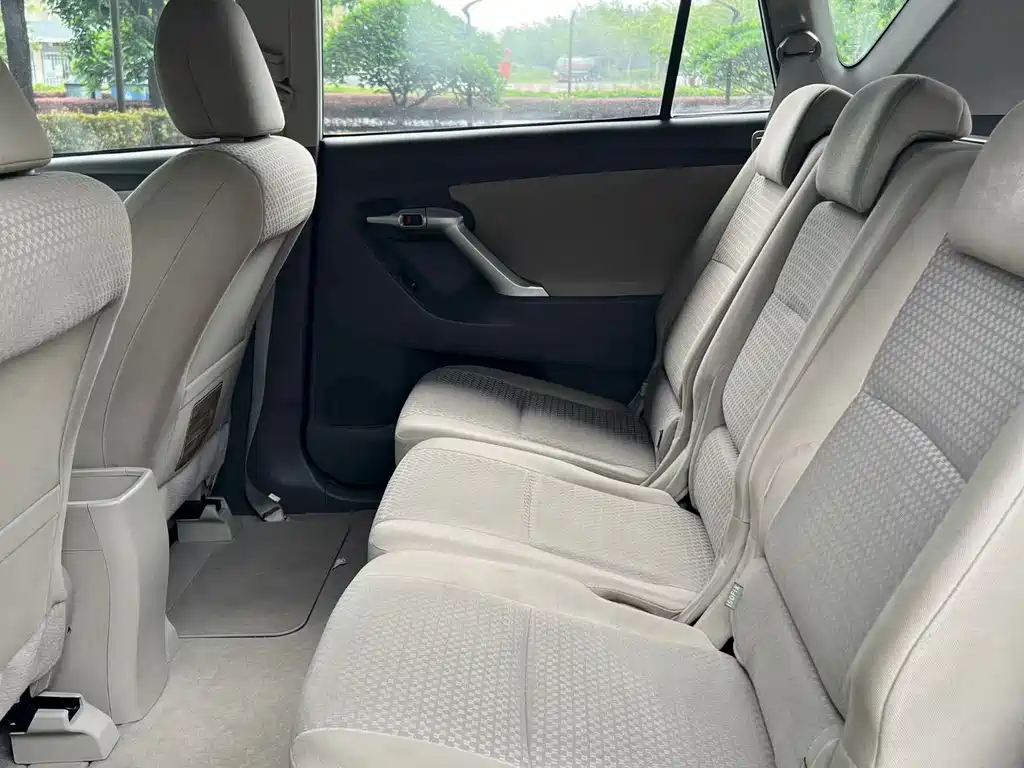 Toyota Verso — миниатюра 9