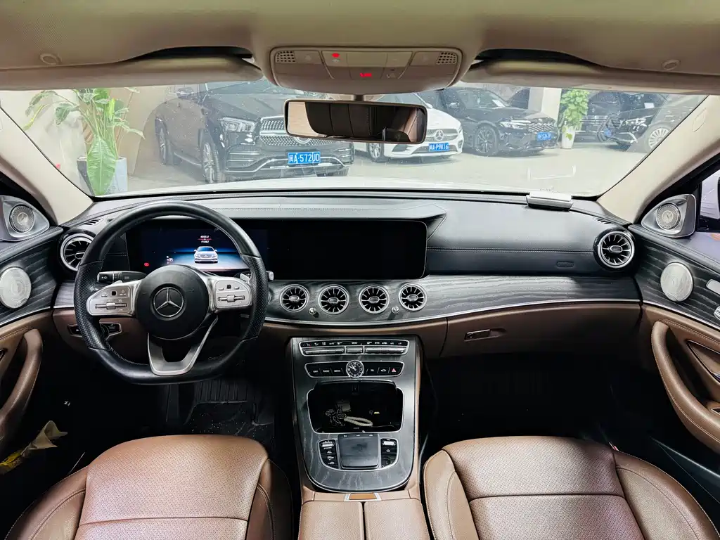 MERCEDES-BENZ E CLASS