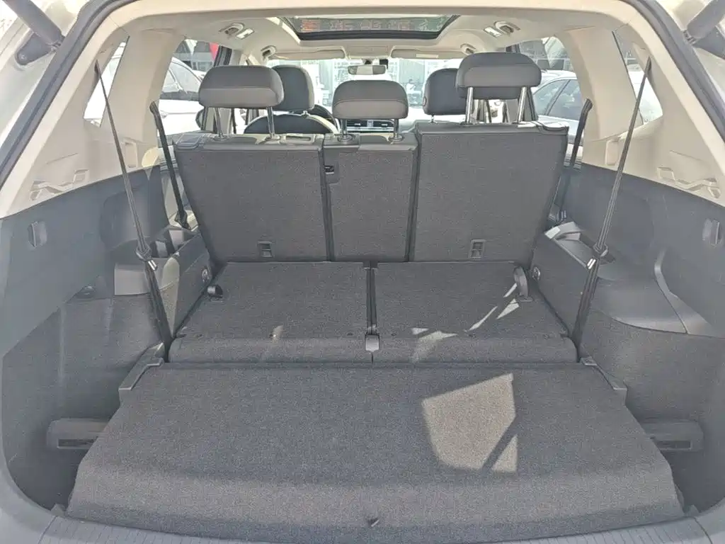 Volkswagen Tiguan L — миниатюра 19