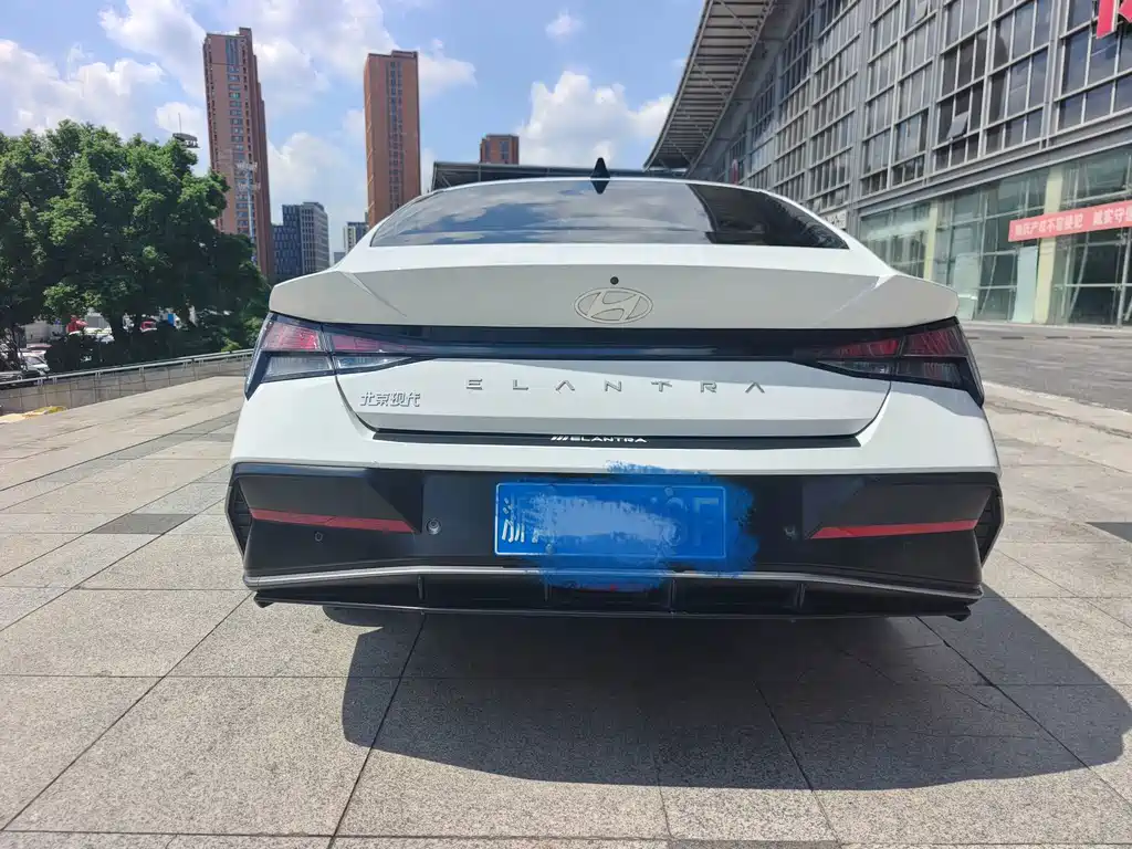 Hyundai Elantra — миниатюра 4