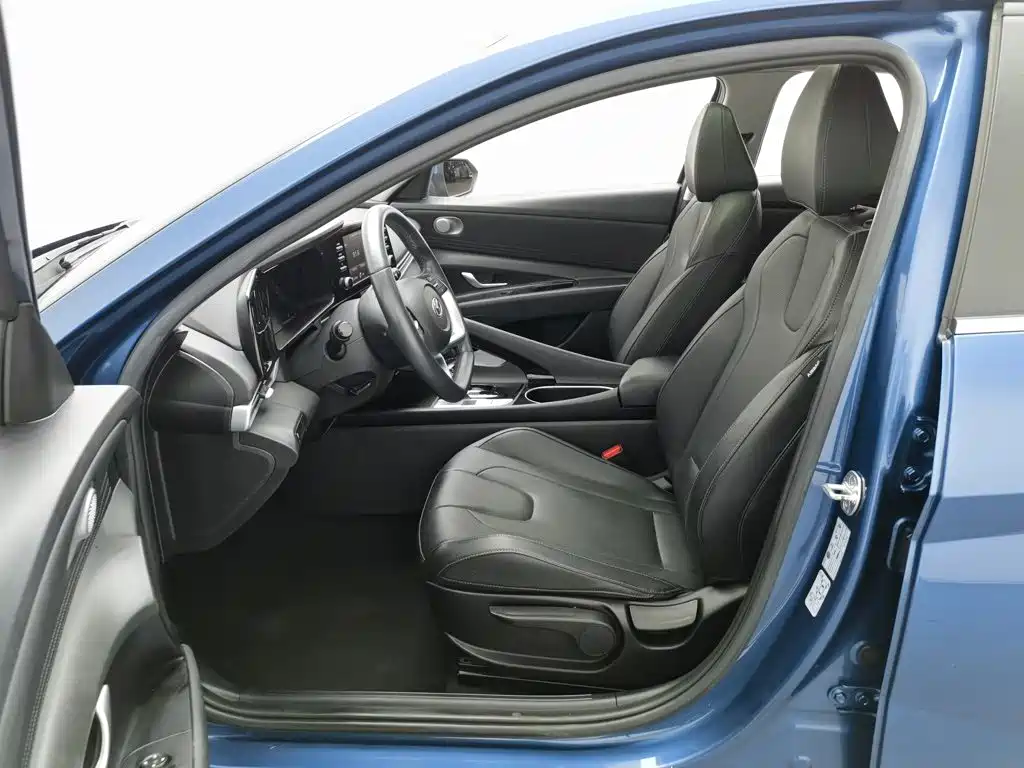 Hyundai Elantra — миниатюра 10
