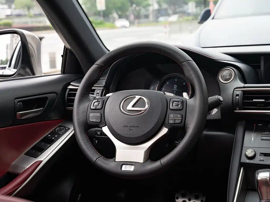 Lexus IS — миниатюра 14