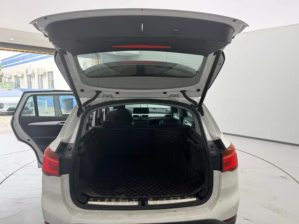 BMW X1 2019 sDrive20Li Lead
