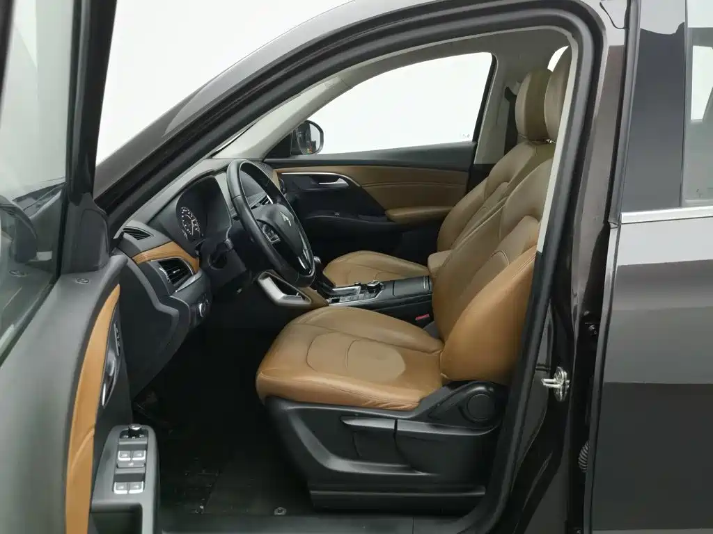 Borgward BX7 — миниатюра 10