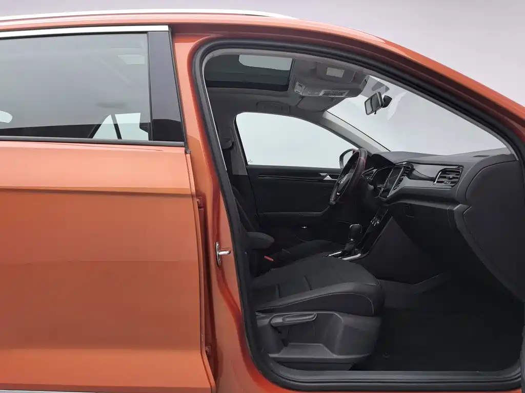 Volkswagen T-Roc — миниатюра 23