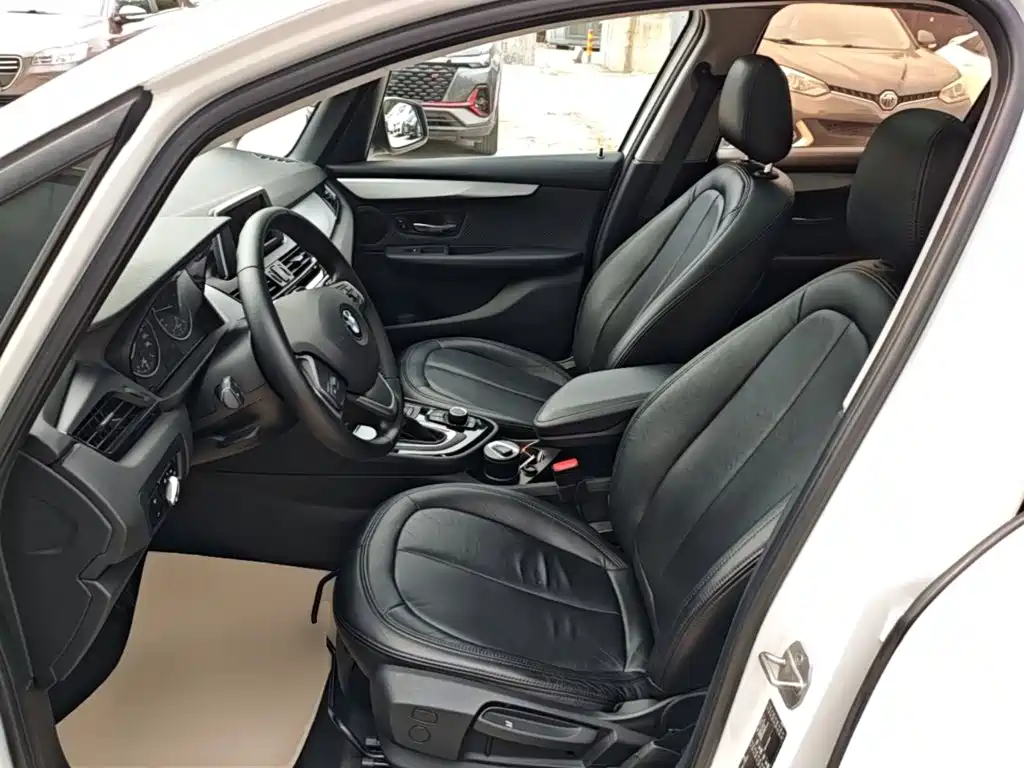 BMW 2 Series Active Tourer — миниатюра 15