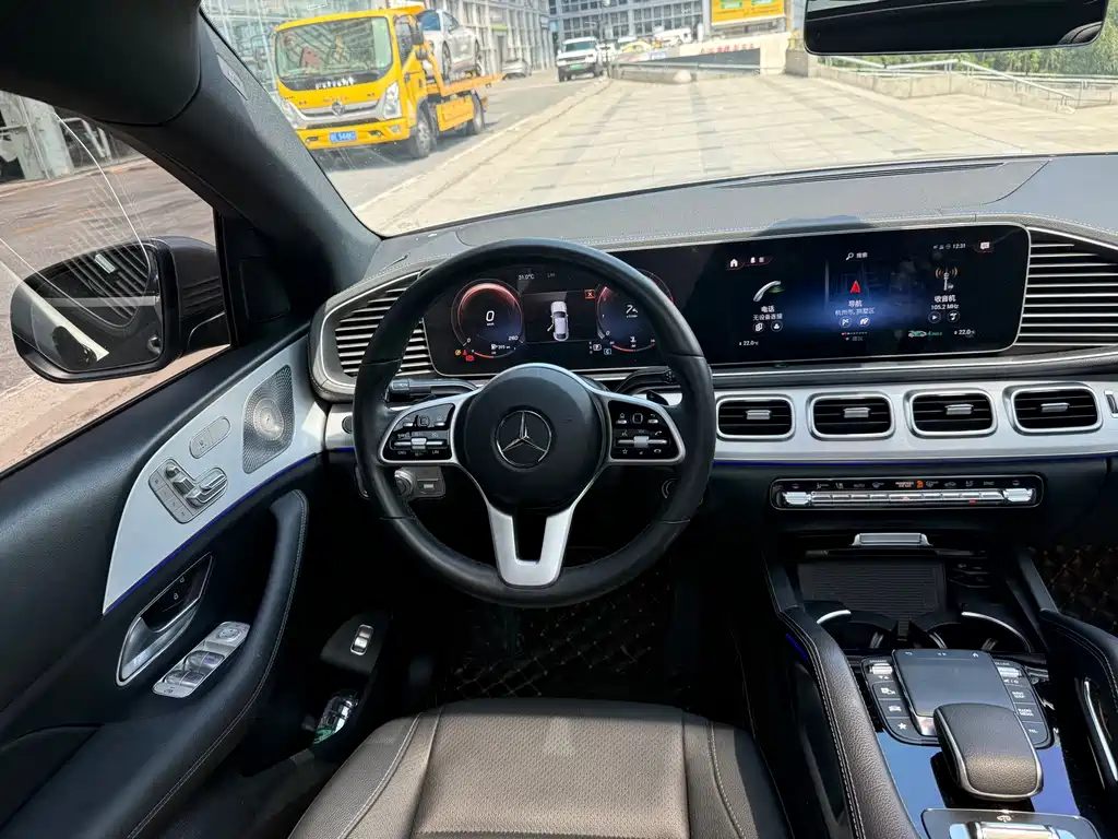 Mercedes-Benz GLE Coupe — миниатюра 8