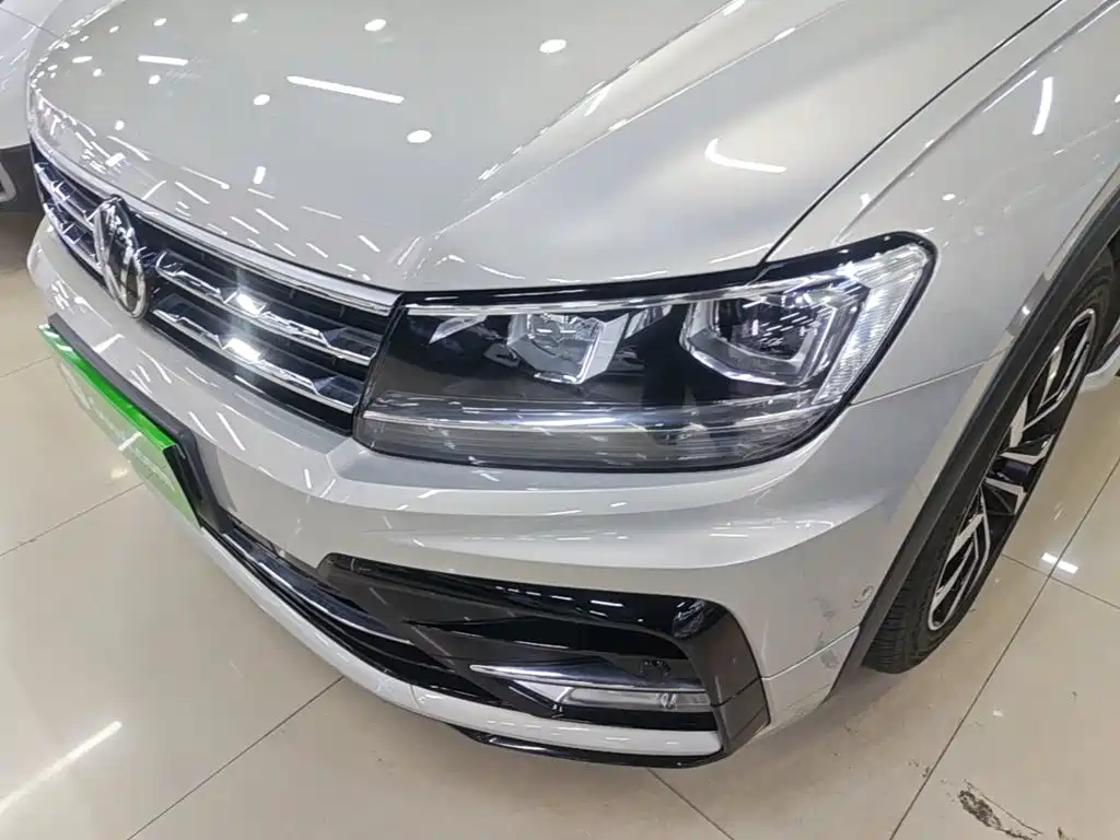 Volkswagen Tiguan L — миниатюра 24