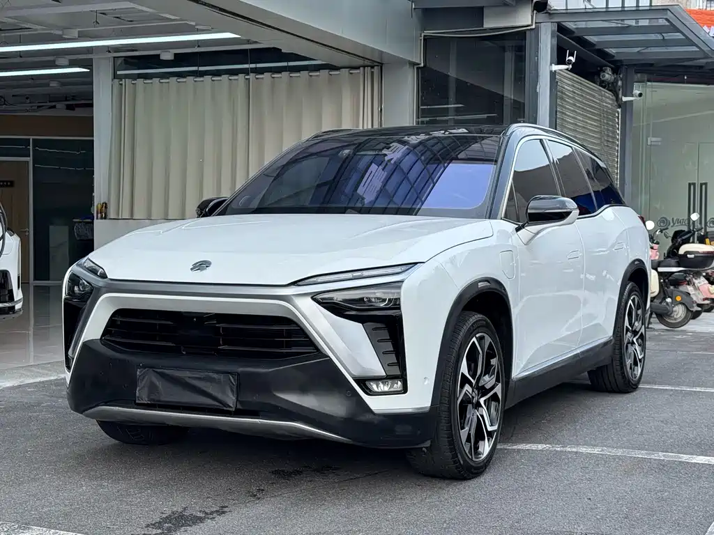 NIO ES8