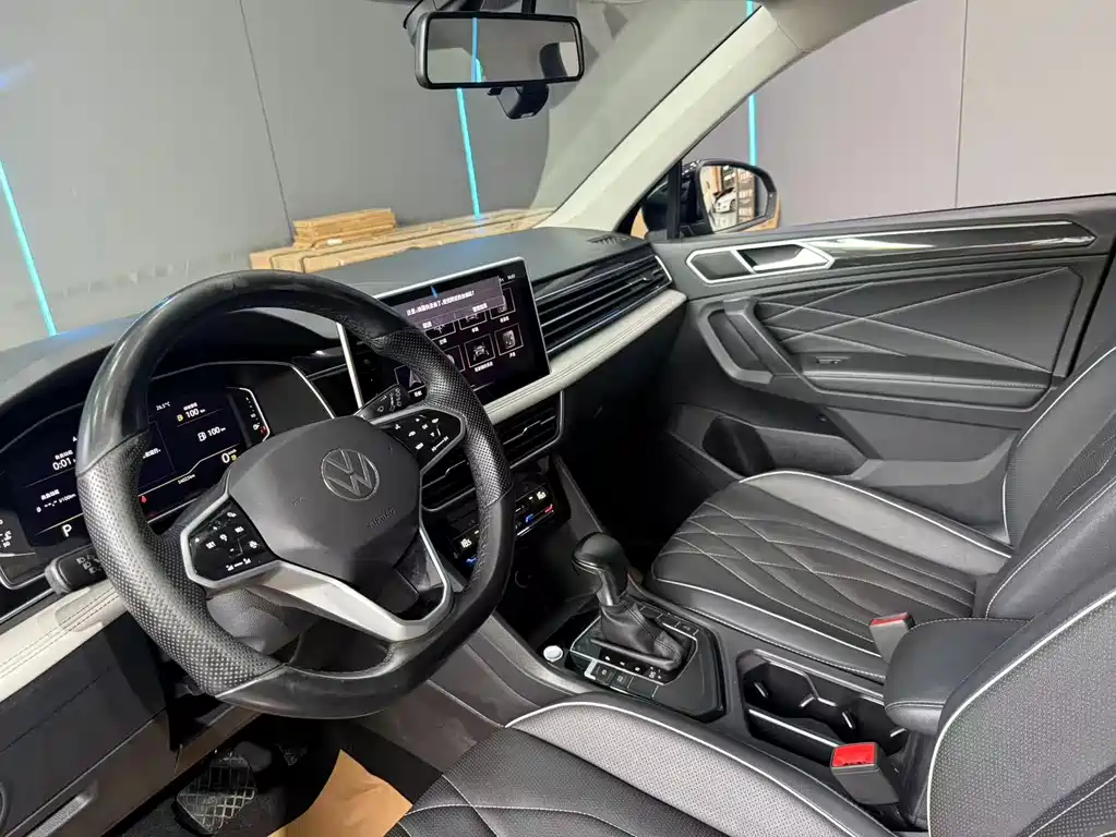 Volkswagen Tiguan L — миниатюра 11
