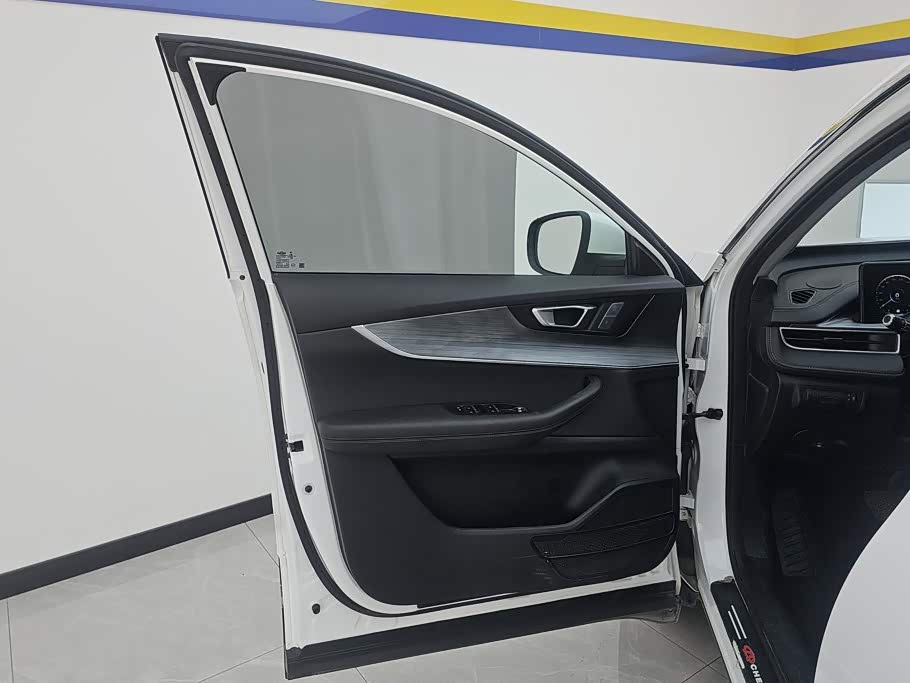 CHERY Tiggo 7 PLUS 1.5 л 2022 г. Белый, пробег 46100 км