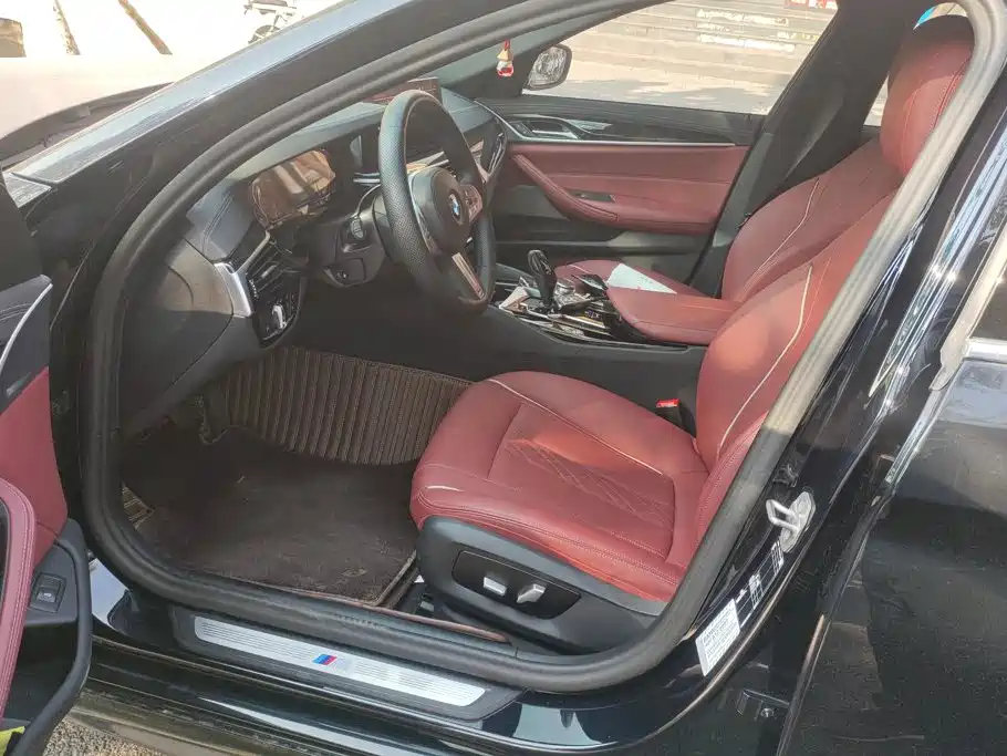 BMW 5 Series — миниатюра 9
