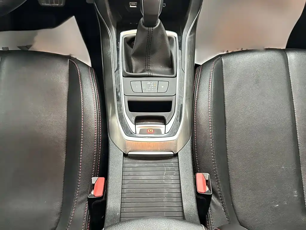 Peugeot 408 — миниатюра 7