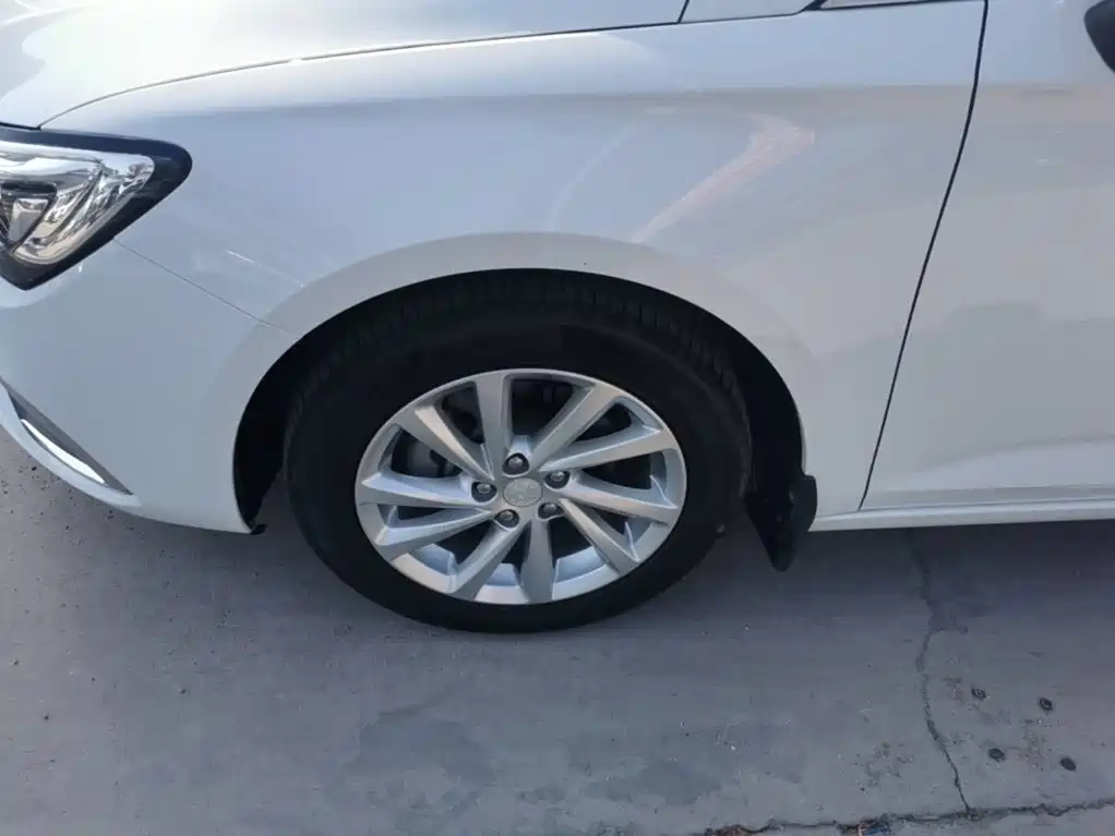 Buick Verano — миниатюра 23