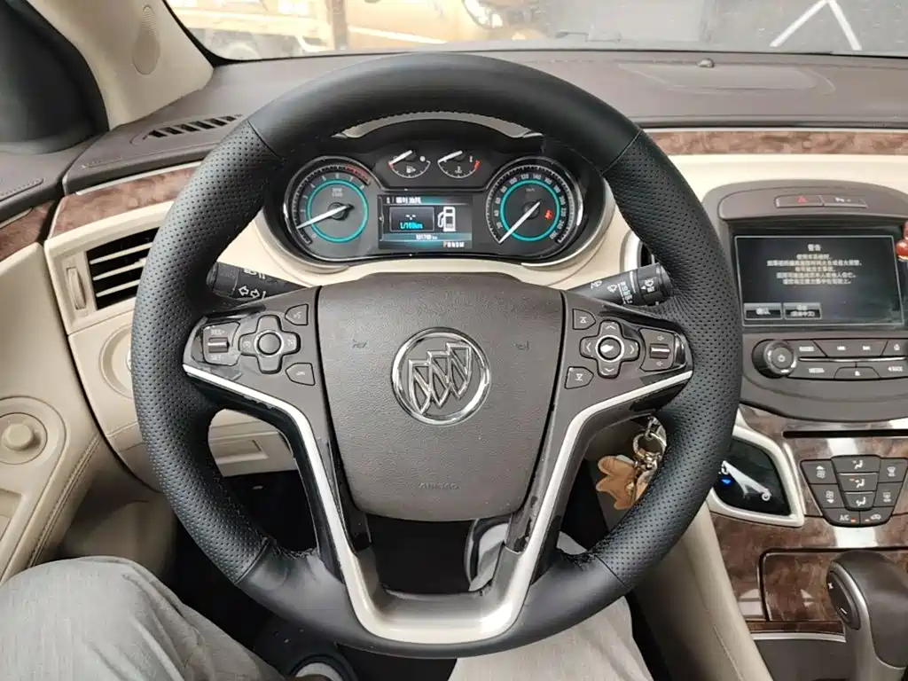 Buick LaCrosse — миниатюра 11