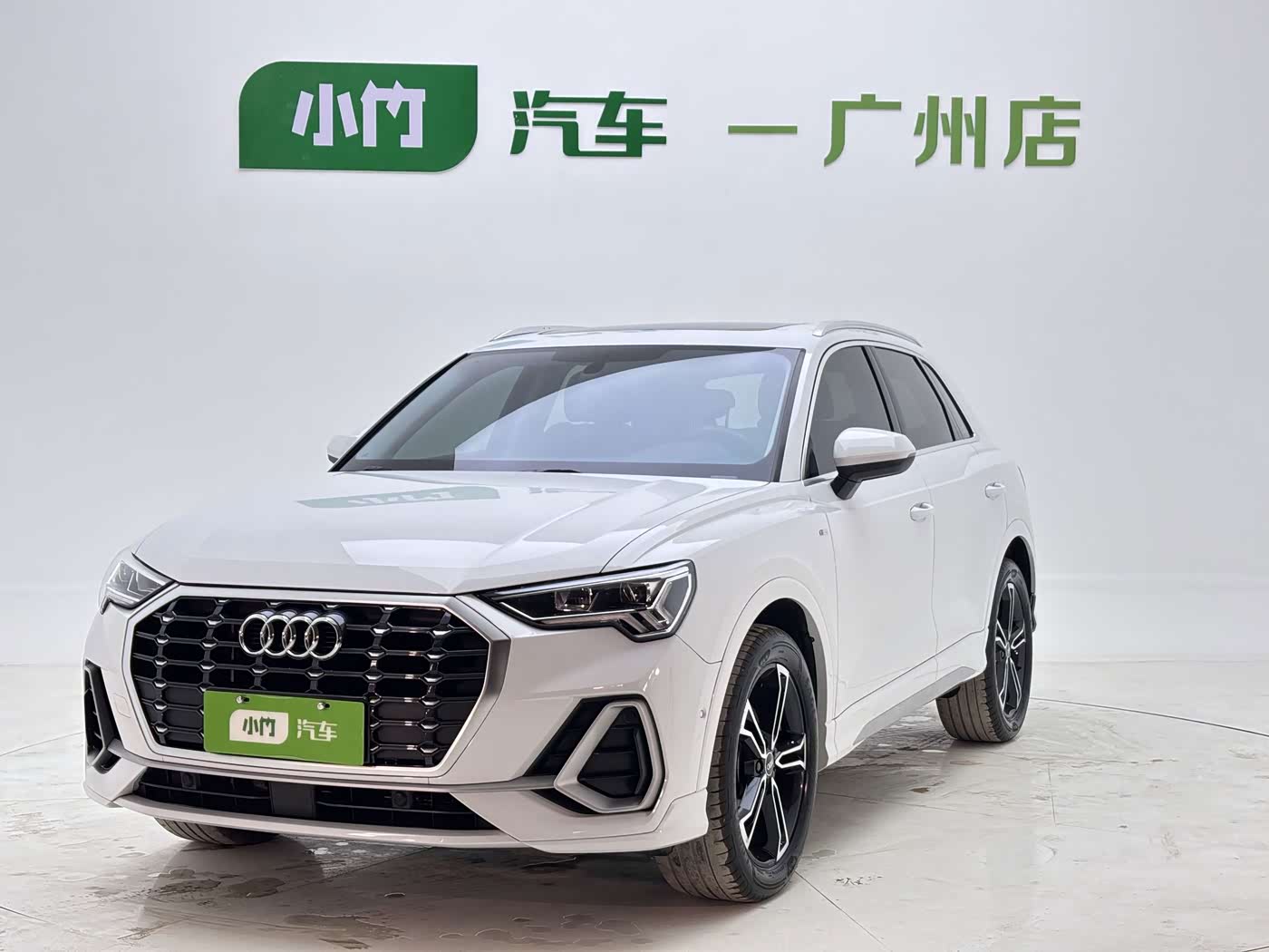 Audi Q3 1.4 л 2023 г. Белый, пробег 49800 км