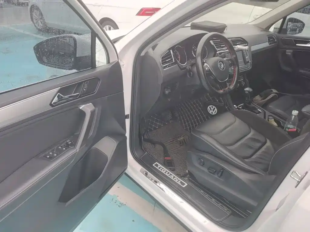 Volkswagen Tiguan L — миниатюра 16